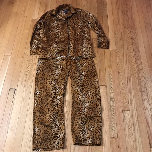 Chaps Other - Chaps Leopard Print Pajama Set Sz M